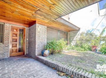 Casa · 170m² · 5 Ambientes · 1 Cochera · Casa en Venta de 5 Ambientes en Martinez con Cochera, Suite, Jardin y Toilette