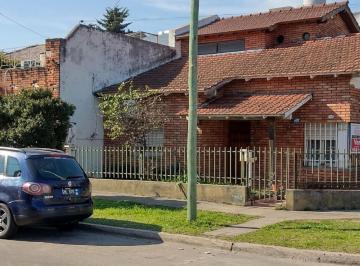 Casa · 90m² · 4 Ambientes · 1 Cochera · Chalet 4 Ambientes Venta Ramos Mejia