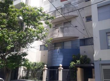 Departamento de 2 ambientes, La Plata · Departamento de 1 Dormitorio en Venta - a Una Cuadra de Plaza Paso - Excelente