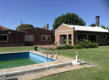 Casa de 7 ambientes, La Plata · Impactante. Casa en Venta C/ Pileta /quincho - Villa Elisa