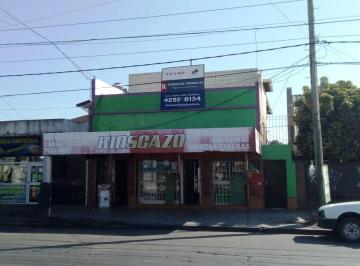 Edificio de 8 ambientes, Lomas de Zamora · Dos Locales + Tres Departamentos