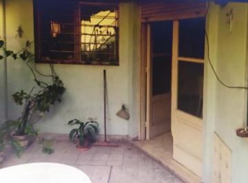 PH de 2 ambientes, Morón · PH 2 Amb Villa Sarmiento 3 Cuadras Estación Ramos Mejía, con Renta de 30.000$