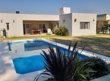 Casa de 4 ambientes, Esteban Echeverría · Casa en Venta con Pileta - Barrio Privado Santa Juana - Canning