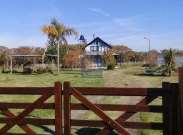 Casa · 105m² · 1 Dormitorio · Hermosa Casa Quinta en Venta Cerca del Rio de La Plata, Acepta Permuta, Av San Martin 100 - Punta Ind