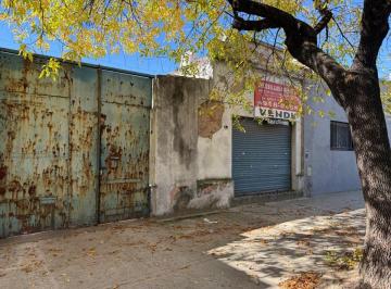 Casa de 3 ambientes, Pompeya · Venta Casa 3 Ambientes con Local a Refaccionar Pompeya