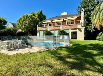 Casa de 6 ambientes, Esteban Echeverría · Casa 5 Amb con Piscina Venta Saint Thomas Sur con Escritura Apto Credito