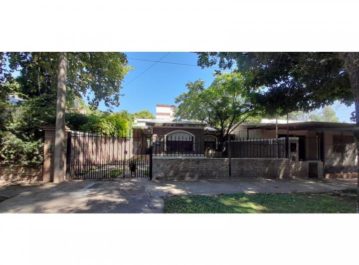Casa · 123m² · 4 Ambientes · 1 Cochera