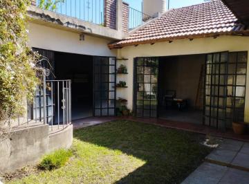 Casa · 110m² · 4 Ambientes · 1 Cochera · Casa - Jose Marmol