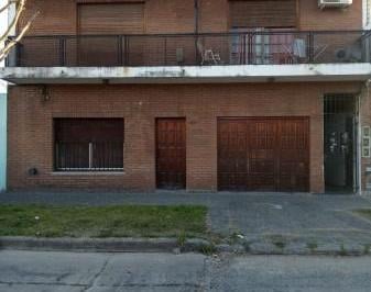 Departamento · 275m² · 15 Ambientes · Wilde Oeste - Venta en Block Lote de 420 m² con 5 Departamentos. Ideal Renta.