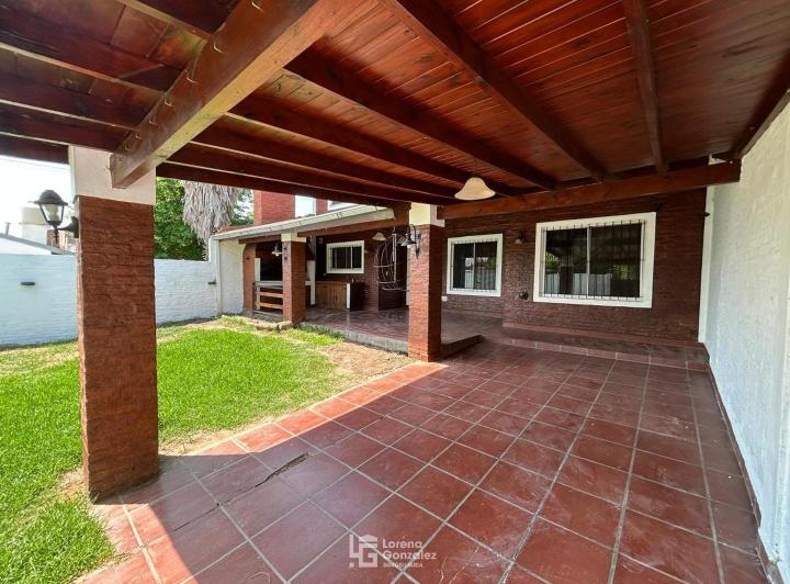 Casa · 100m² · 4 Ambientes · 3 Cocheras