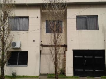 Casa · 170m² · 3 Dormitorios · 3 Cocheras · Venta de Casa 4 Ambientes Haedo