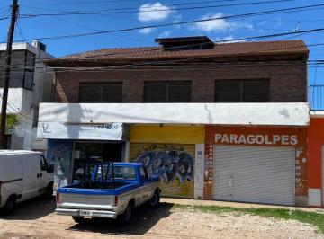 Local comercial · 260m² · 5 Ambientes · Av de Los Constituyentes N° 1.042, Entre Calles Pueyrredon y Alvear.