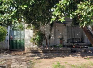 Casa · 118m² · 3 Ambientes · 1 Cochera · Casa Tres Ambientes Sobre Lote Propio