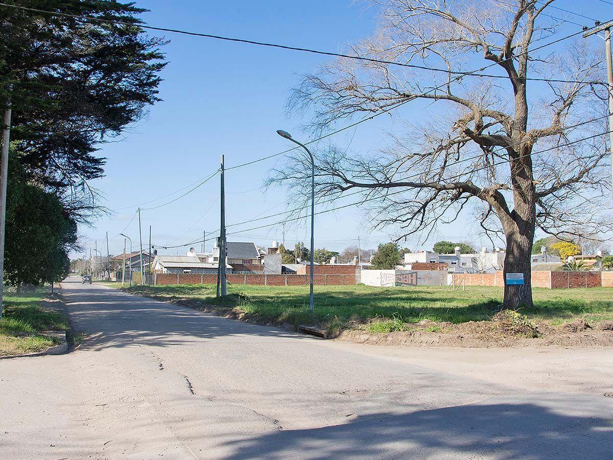 Lote 327m² en Barrio López De Gomara — Florisbelo Acosta y Asturias