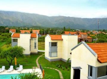 Hotel · 2400m² · Hotel - Merlo