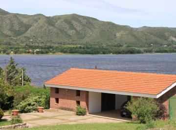 Casa de 6 ambientes, Villa Parque Siquiman · Vca180 Exclusiva Propiedad en Siquiman con Vista Al Lago