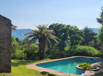 Casa de 6 ambientes, Villa Parque Siquiman · Vca180 Exclusiva Propiedad en Siquiman con Vista Al Lago