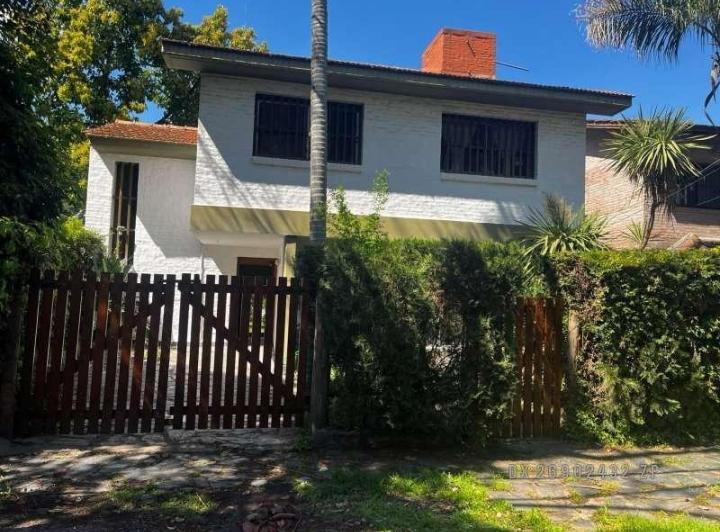 Casa · 180m² · 4 Ambientes · 1 Cochera