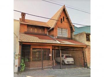 Casa de 5 ambientes, Lanús · Casa 5 Amb en 3 Plantas C/ Jardín, Cochera y Terraza - Uriarte 100, Escalada