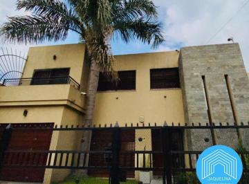 Casa · 270m² · 5 Ambientes · 1 Cochera · Casa 5 Ambientes - Ramos Mejía