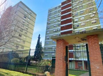 Departamento de 4 ambientes, Avellaneda · Departamento 4 Ambientes en Excelente Estado, Oportunidad Unica. Piso Alto