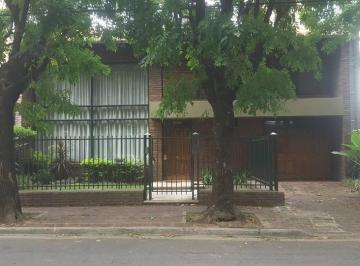 Casa · 200m² · 5 Ambientes · 2 Cocheras · En Venta en Ciudad Jardin Gran Chalet Muy Bien Ubicado 4 Ambientes Amplio Terreno Zona Geranios F: 5