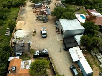Casa · 180m² · 3 Ambientes · 5 Cocheras · Casa y Galpón Sobre Lote 3287 m²