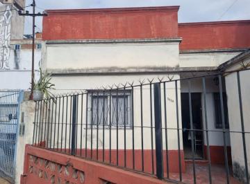 PH de 3 ambientes, Avellaneda · PH 3 Ambientes Al Frente, Apto Credito, con Cochera, Patio y Terraza Propia - Sarandí