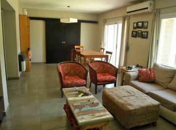 Casa · 200m² · 6 Ambientes · 2 Cocheras · Casa Impecable en Roldan, Moderna, Apta Credito