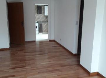 Departamento Venta 90m² de 4 ambientes · 4 Ambientes Unicos Muy Buenos Edificio Centrico Baño y Toilete Patio y Balcon