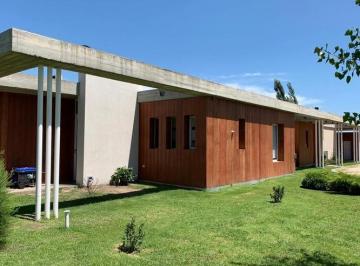Casa · 200m² · 6 Ambientes · 2 Cocheras · Casa en Fincas de San Vicente