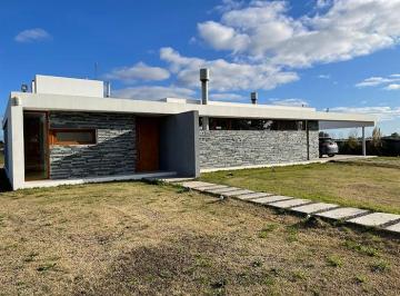 Casa · 121m² · 3 Ambientes · 2 Cocheras · La Cañada