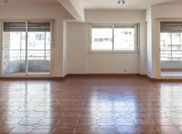 Requisitos: garantía de CABA y acreditación de ingresos.
Dueño alquila piso de 2 · Piso 200 m en Palermo