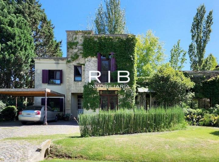 Desarrollo horizontal , Pilar · Casas y Lotes en Venta - Carmel Country Club