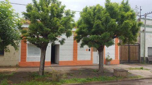 Casa · 100m² · 4 Ambientes · 1 Cochera