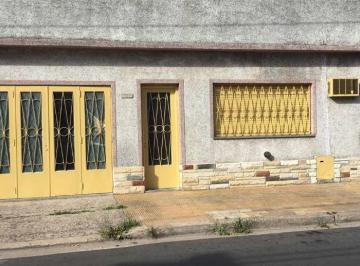 Casa · 100m² · 4 Ambientes · Casa en Alquiler en Ramos Mejia Sur