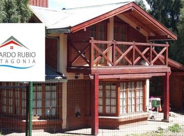 Casa · 140m² · 7 Ambientes · 1 Cochera · Casa - Villa Turismo