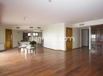 Departamento · 210m² · 5 Ambientes · 2 Cocheras · Departamento - Nueva Cordoba