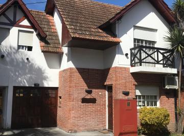Casa de 8 ambientes, Almirante Brown · Duplex en Venta en Barrio "Los Robles"