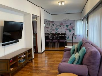 Departamento de 4 ambientes, Quilmes · Piso con Cochera y Baulera. Reciclado a Nuevo.