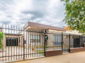 Casa de 4 ambientes, Morón · Casa en Venta en Moron Sur