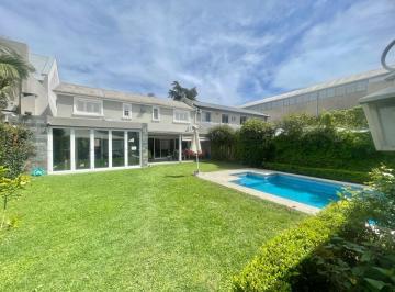 Casa de 4 ambientes, San Isidro · Alquiler de Verano, B. San Isidro Labrador (San Isidro). Disponible del 25/1 Al 8/2, Incluye Gastos!
