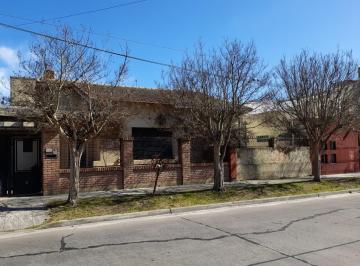 Casa de 6 ambientes, La Plata · 495 N°2095 y 16 - Casa de 3 Dorm.
