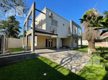 Casa · 170m² · 5 Ambientes · 4 Cocheras · Casa - Barrio Parque Leloir