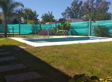 Casa de 5 ambientes, Córdoba · Casa con Pileta en Barrio con Seguridad!