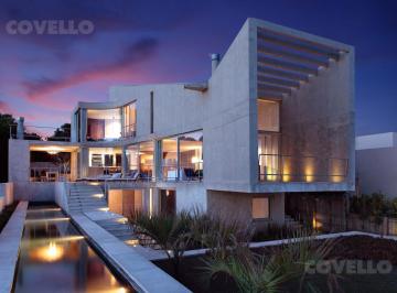 Casa · 480m² · 6 Ambientes · 1 Cochera · Casa en Venta 4 Dorm. - Punta Piedras