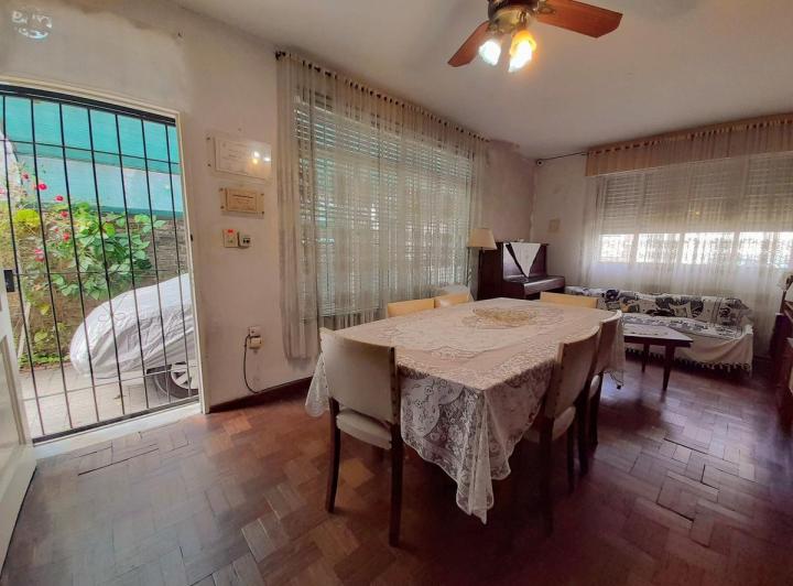 Casa · 90m² · 4 Ambientes · 2 Cocheras