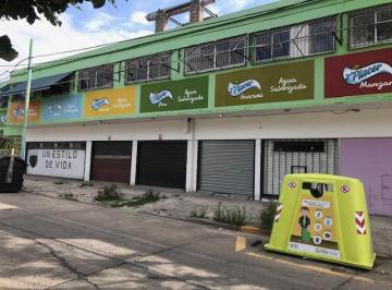 Local comercial · 700m² · Locales Comerciales Salón en Primer Piso Terraza - Mataderos