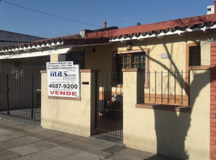 Terreno · 250m² · 8 Ambientes · 2 Cocheras