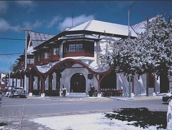 Hotel · 2000m² · 10 Cocheras